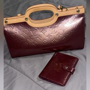 violet vernis Roxbury with matching agenda pm wallet